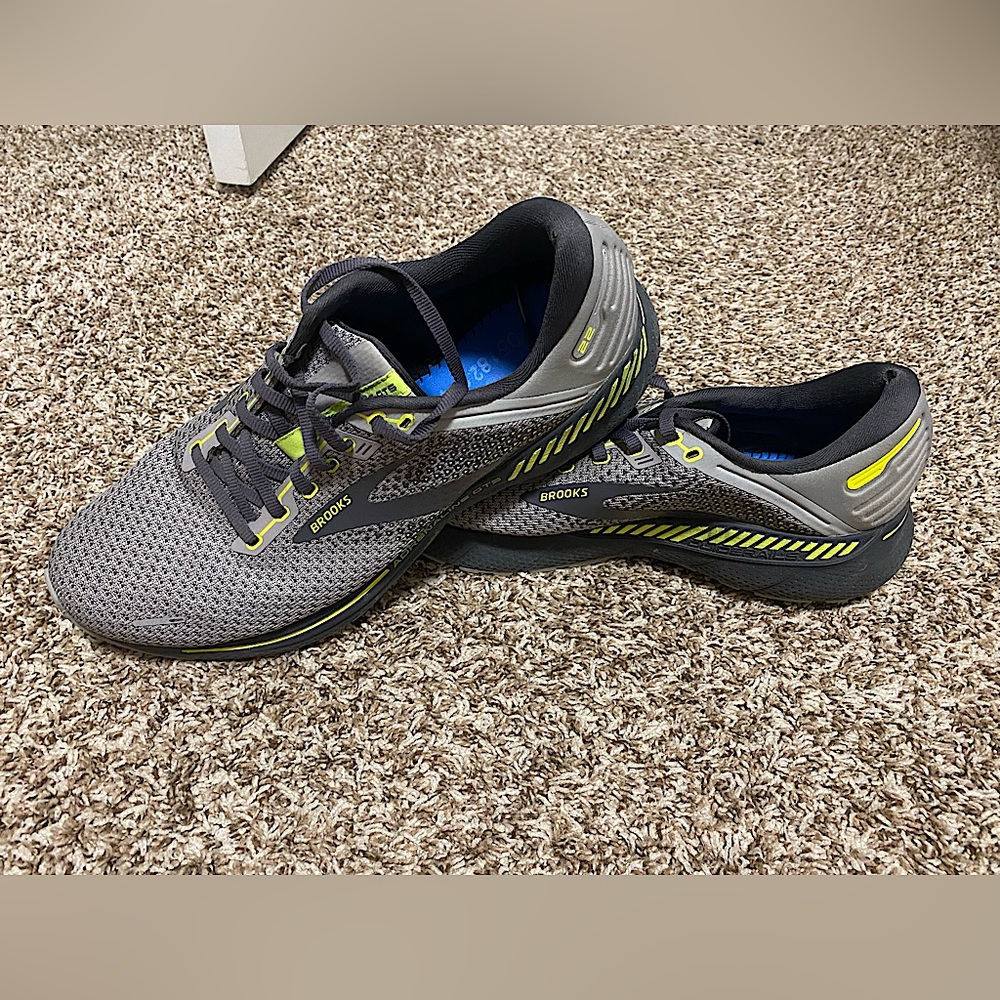 Brooks Adrenaline GTS 22